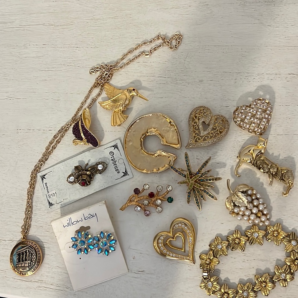 Lot vintage costume jewelry van dell Orpheus willow bay Ls brooch